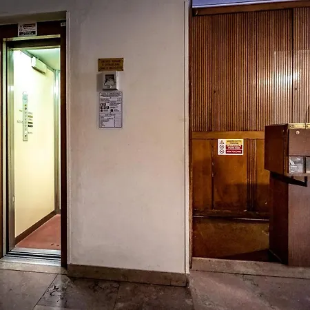 Maison Bianca Alojamento de Acomodação e Pequeno-almoço 2*