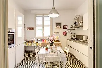 לינה וארוחת בוקר Maison Bianca 2*