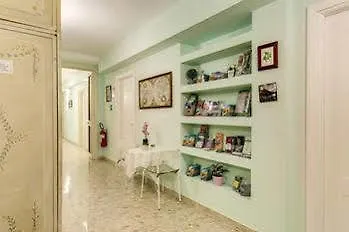 לינה וארוחת בוקר Maison Bianca 2*